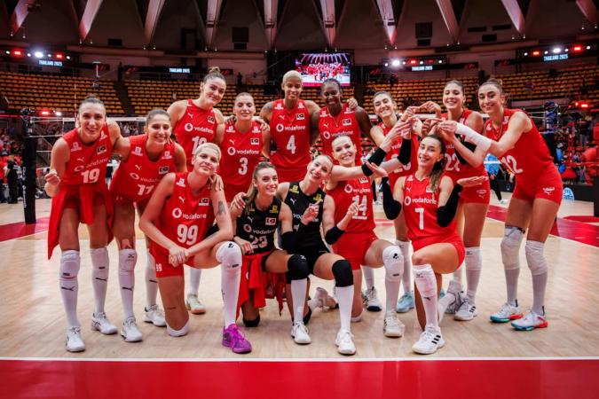Tarihi Zafer: Filenin Sultanlar Dnya ampiyonasnda Finalde!