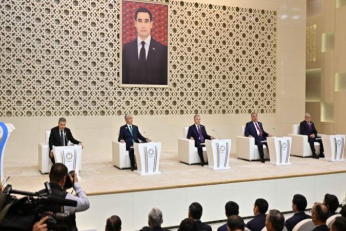 Tokayev, Awazadaki Orta Asya Liderler Zirvesine Katld