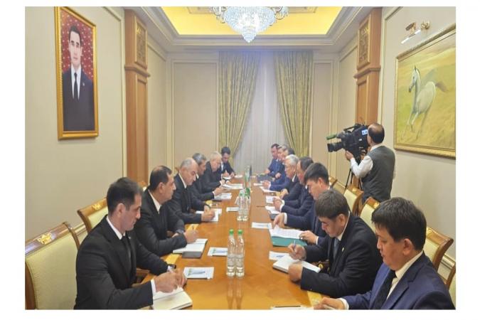 Akabat'ta Trkmenistan ve Kazakistan Arasnda Gncel  Birlii Konular Grld